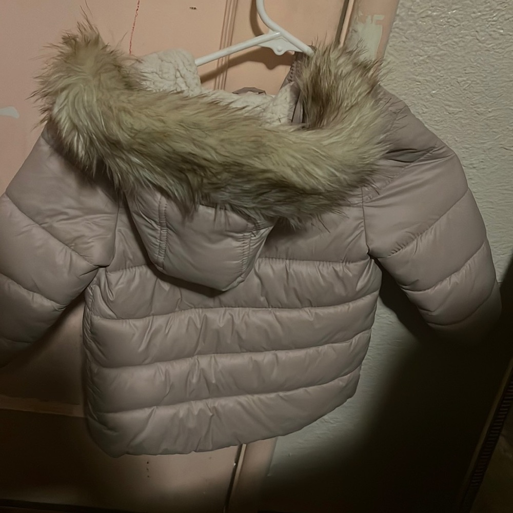 Like brand new old navy puffer jacket toddler 3t smoke free